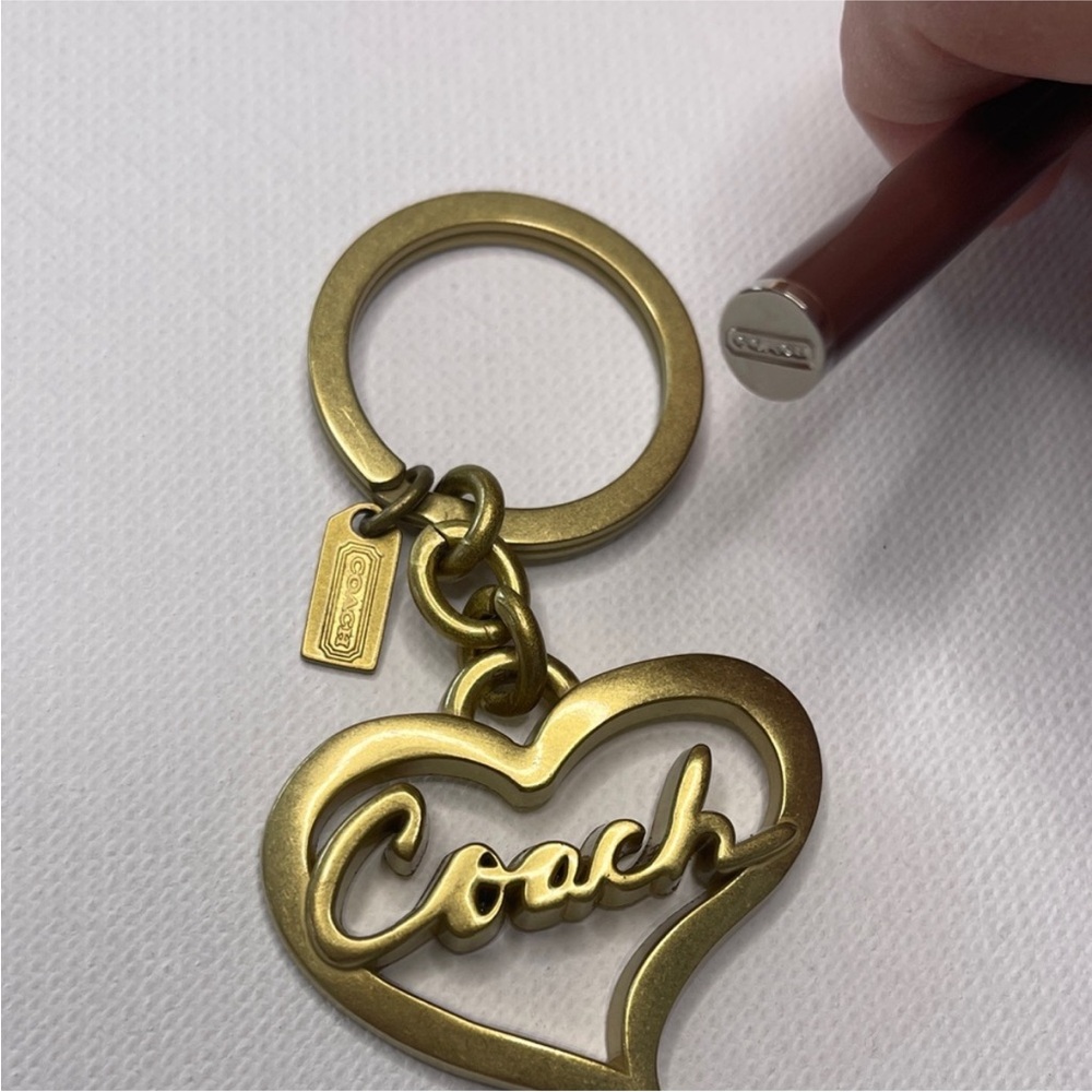 Rare NWT COACH Brass Script Heart Keychain Fob Purse Charm Style 92069 - Picture 2 of 5